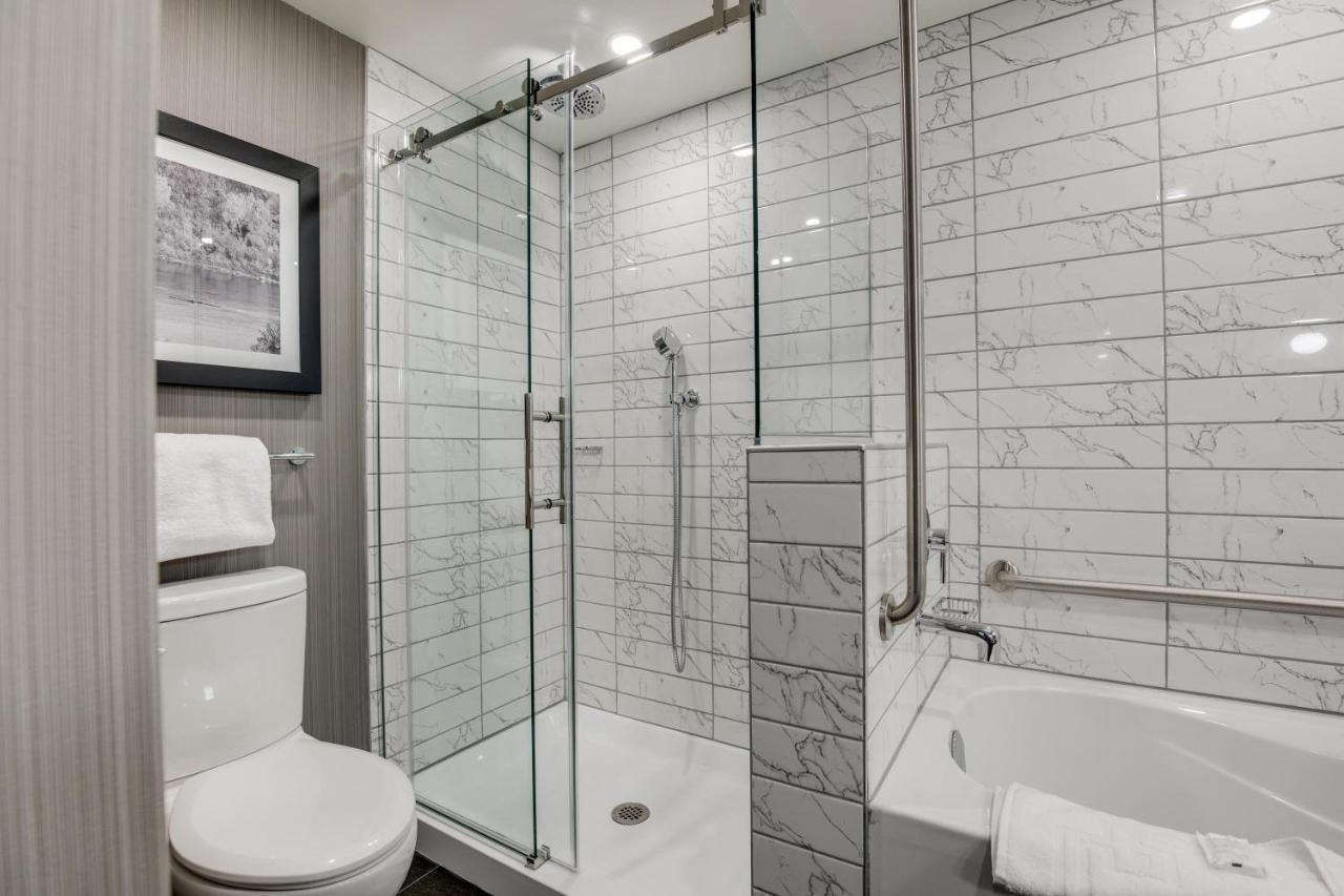Sandman Signature Saskatoon South Hotel Esterno foto
