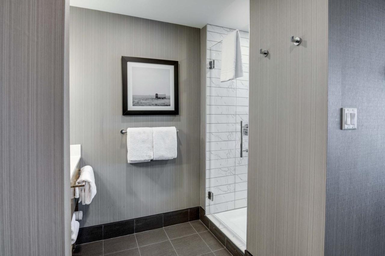 Sandman Signature Saskatoon South Hotel Esterno foto
