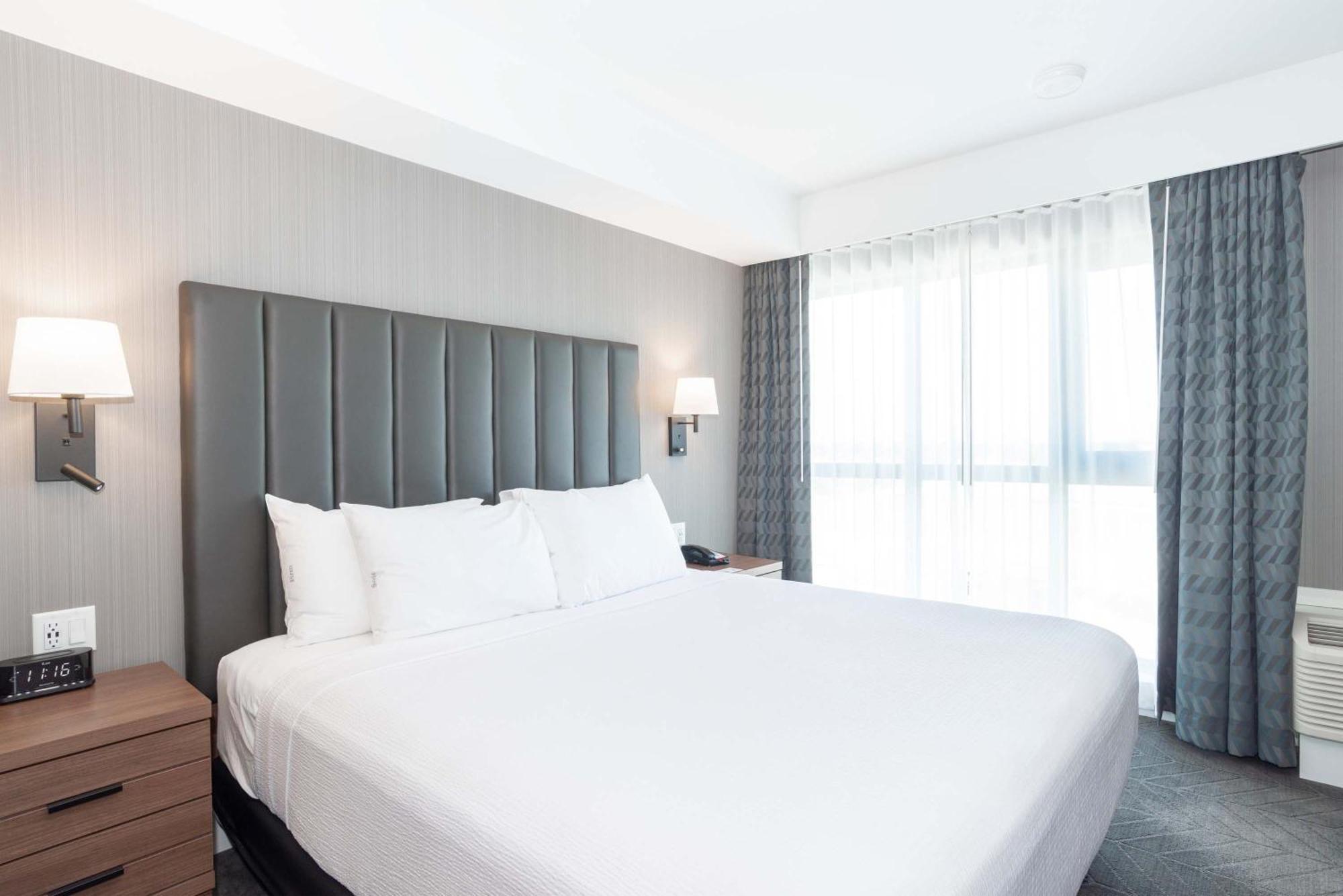 Sandman Signature Saskatoon South Hotel Esterno foto