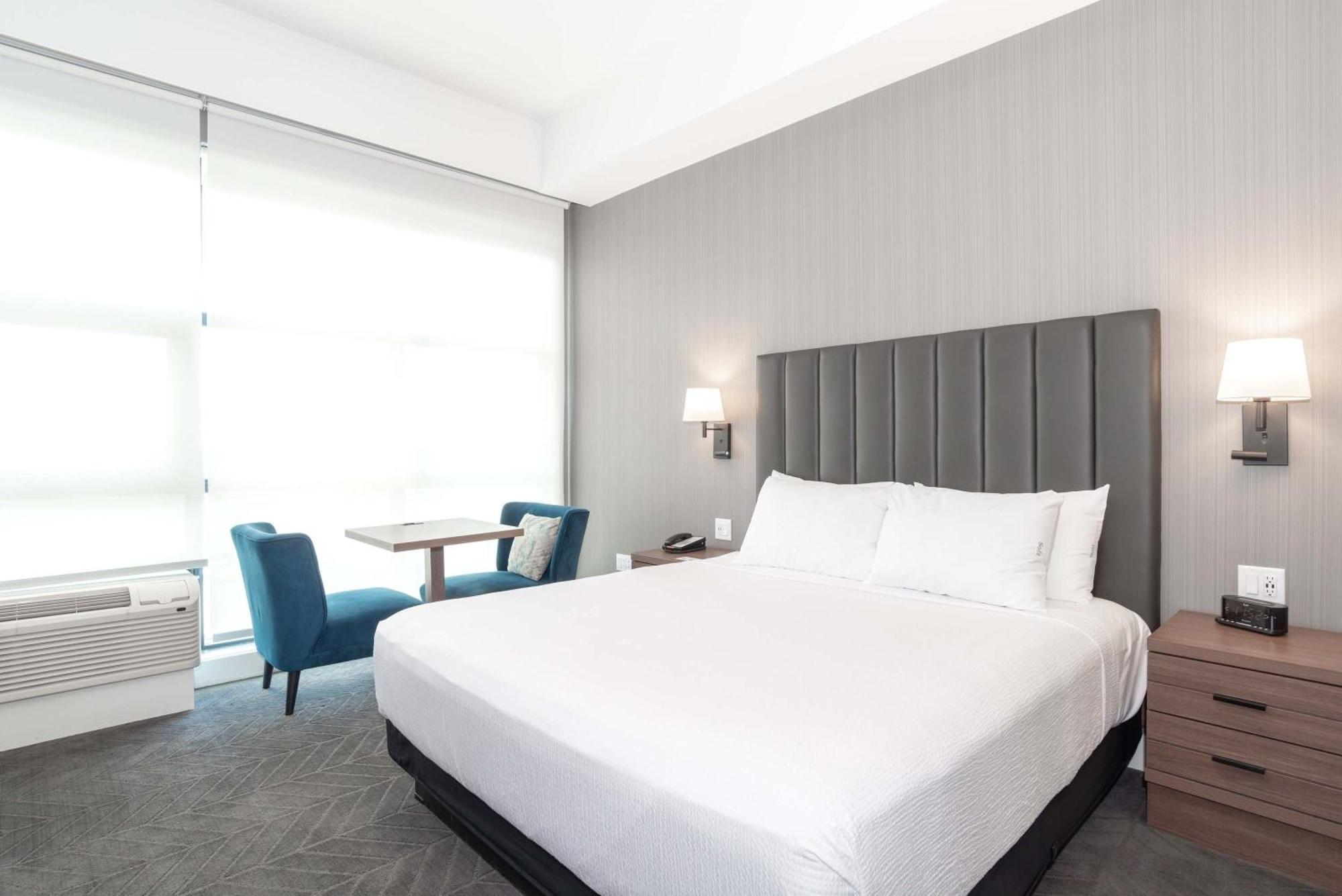Sandman Signature Saskatoon South Hotel Esterno foto