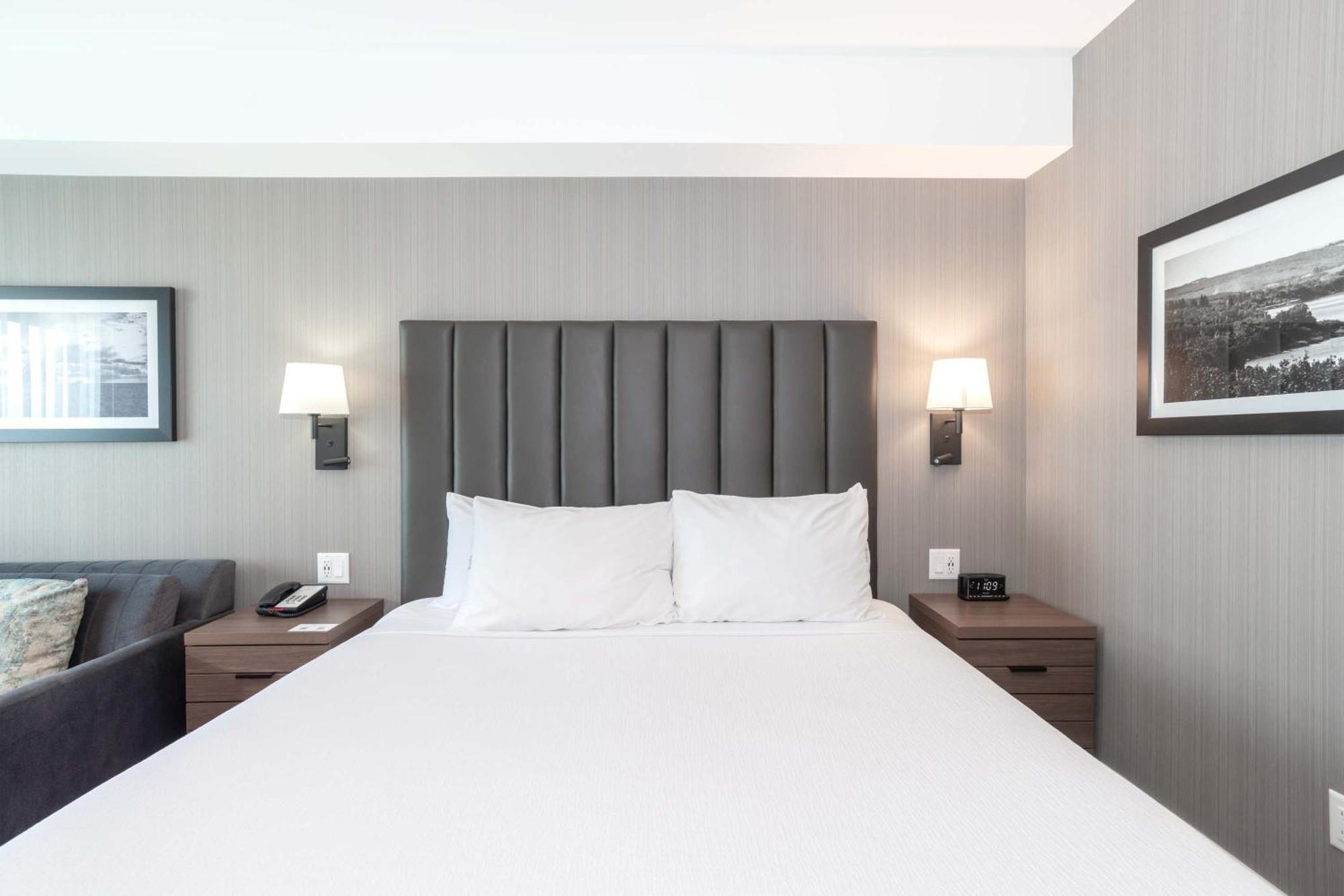 Sandman Signature Saskatoon South Hotel Esterno foto