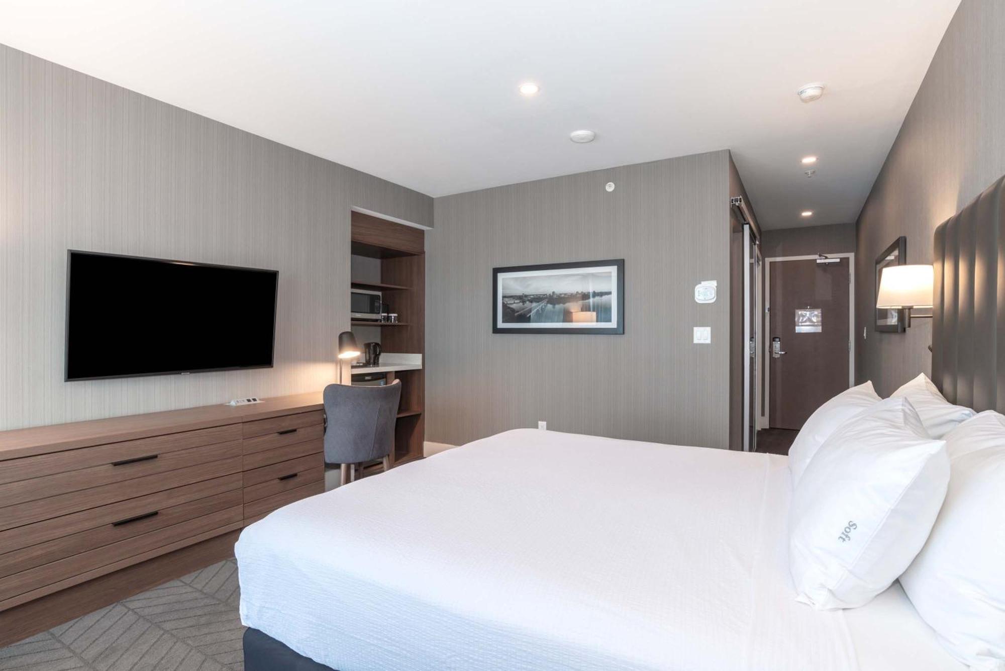 Sandman Signature Saskatoon South Hotel Esterno foto